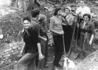 Frauen bei der Trümmerräumung; um 1946
(Stadtarchiv Heilbronn)