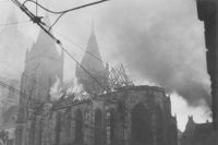 Kilianskirche während eines Bombenangriffs auf Heilbronn; 10. September 1944
(Stadtarchiv Heilbronn)