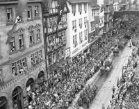 „Siegesparade“ durch die Kaiserstraße; 30. Juli 1940
(Stadtarchiv Heilbronn)